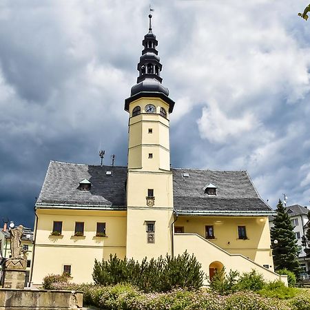 Penzion U Skoly Stare Mesto  Exterior photo