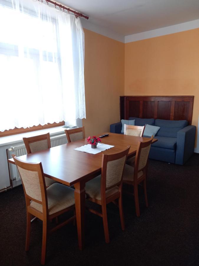 Penzion U Skoly Stare Mesto  Exterior photo